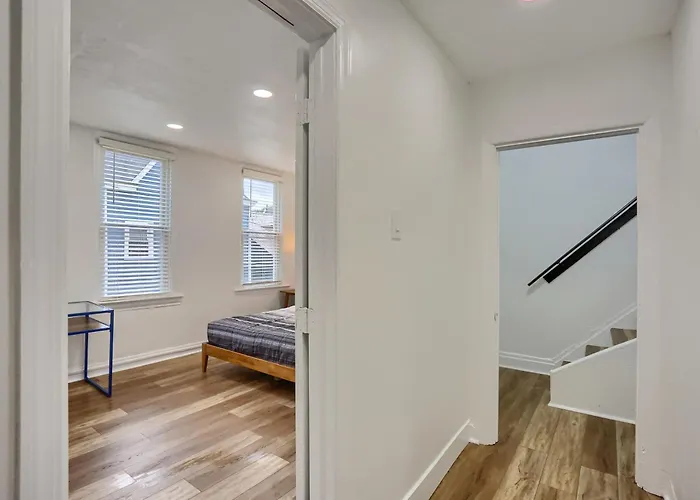 Troy Hill 2b Modern Private Bedroom With Shared Bathroom